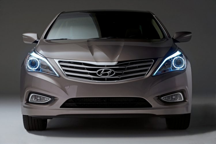 2013 "....." Cả nhà Hyundai có ai rước em này về dinh chưa ạh ;)