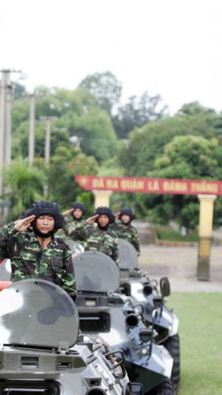 Trong trận Normandy, tại sao Mẽo không dùng bọc thép lội nước? Trong trận Normandy, tại sao Mẽo không dùng bọc thép lội nước?