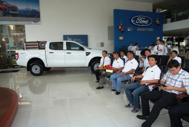 Khẩn, 9h sáng ngày mai 12/1  FFC sẽ đi nhận xe Ford Ranger