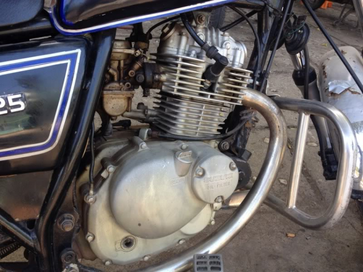 Honda CG125 hoặc CB125 lên dáng Triumph Bonneville Honda CG125 hoặc CB125 lên dáng Triumph Bonneville