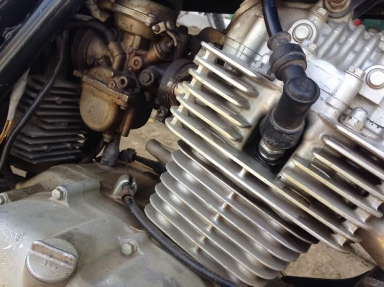 Honda CG125 hoặc CB125 lên dáng Triumph Bonneville Honda CG125 hoặc CB125 lên dáng Triumph Bonneville