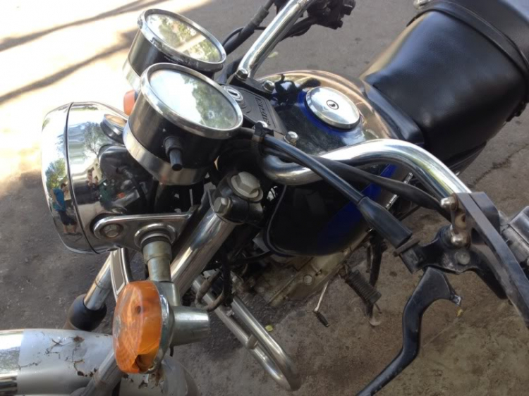 Honda CG125 hoặc CB125 lên dáng Triumph Bonneville Honda CG125 hoặc CB125 lên dáng Triumph Bonneville