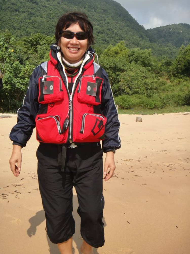 Du ngoạn trên biển bằng xuồng phao bơm hơi. Du ngoạn trên biển bằng xuồng phao bơm hơi.