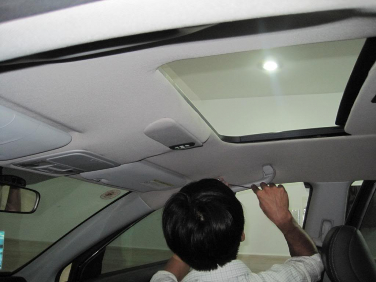 Hình ảnh Civic và CRV 2010 lên cửa sổ trời Sunroof