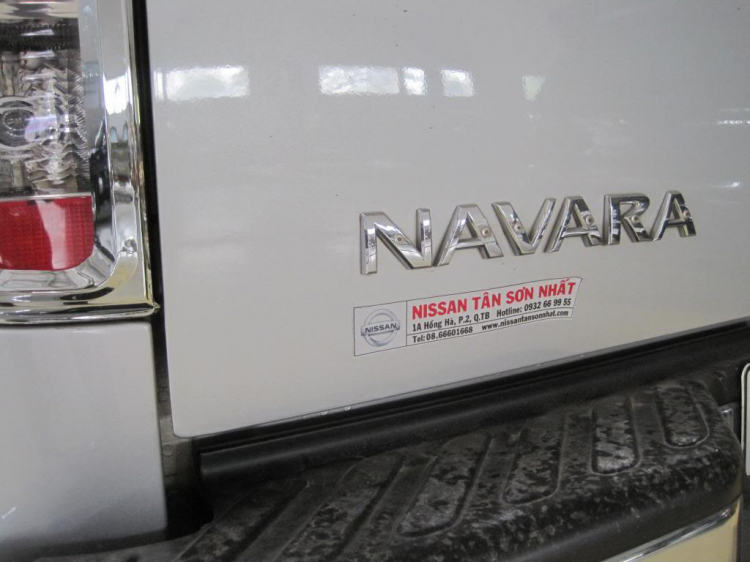 Hình ảnh Nissan Grand livina và Nissan Navara lên cửa số trời sunroof cực đỉnh !