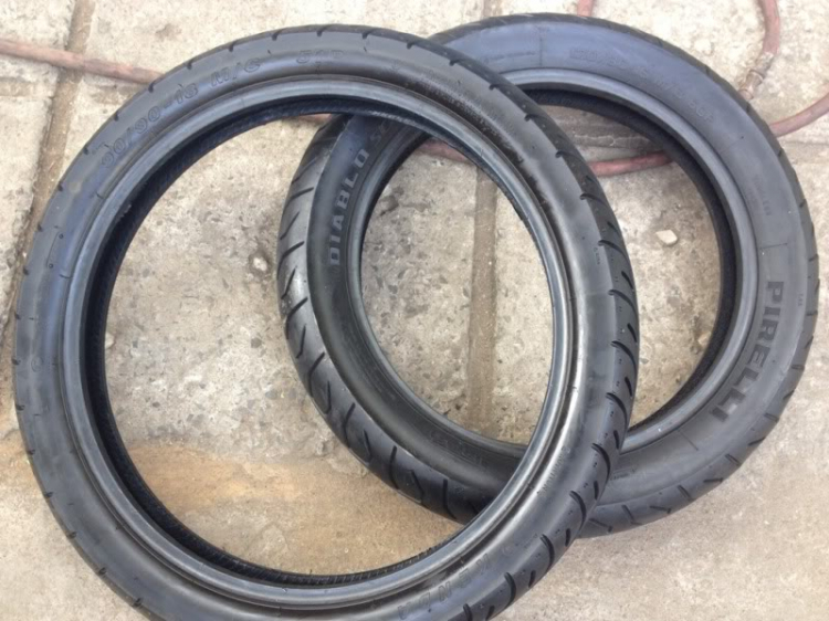 Honda CG125 hoặc CB125 lên dáng Triumph Bonneville Honda CG125 hoặc CB125 lên dáng Triumph Bonneville