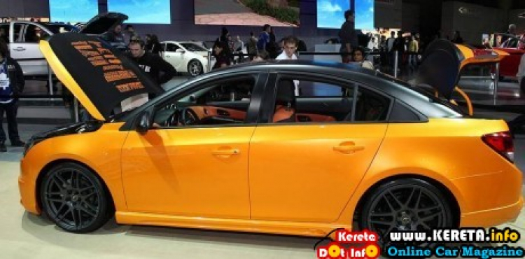 Chiếc Cruze màu trắng này của ai ạ? Most wanted! Chiếc Cruze màu trắng này của ai ạ? Most wanted!