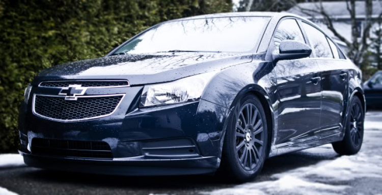 Chiếc Cruze màu trắng này của ai ạ? Most wanted! Chiếc Cruze màu trắng này của ai ạ? Most wanted!
