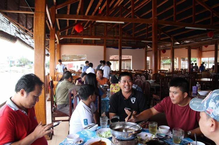 Vài hình ảnh về chuyến đi từ thiện đảo Bình Ba của FFC-29/8-31/8/14. Vài hình ảnh về chuyến đi từ thiện đảo Bình Ba của FFC-29/8-31/8/14.