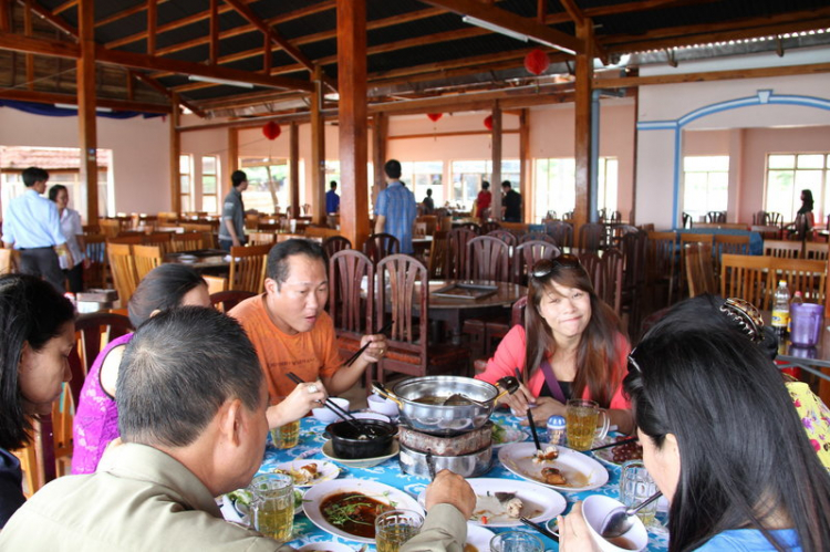 Vài hình ảnh về chuyến đi từ thiện đảo Bình Ba của FFC-29/8-31/8/14. Vài hình ảnh về chuyến đi từ thiện đảo Bình Ba của FFC-29/8-31/8/14.