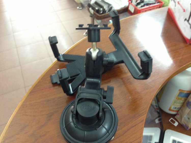 Cần tìm GALAXY Tab 7.7 Vehicle Dock Kit