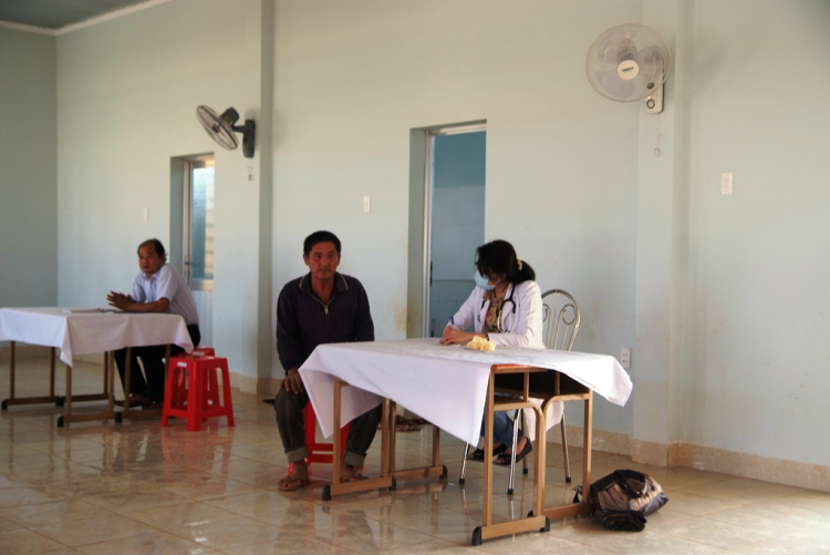 Khám từ thiện 27/1/2013 Khám từ thiện 27/1/2013