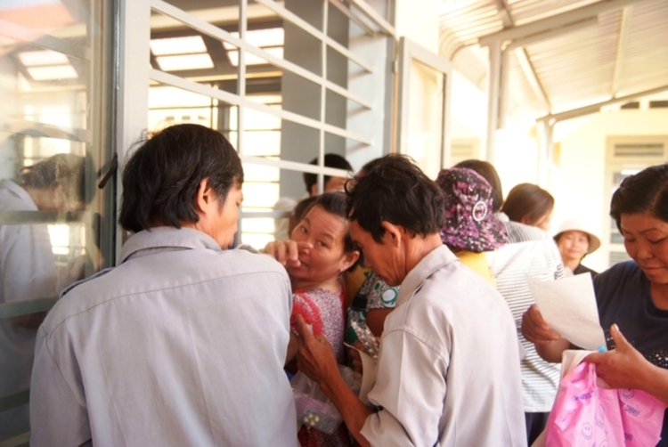 Khám từ thiện 27/1/2013 Khám từ thiện 27/1/2013