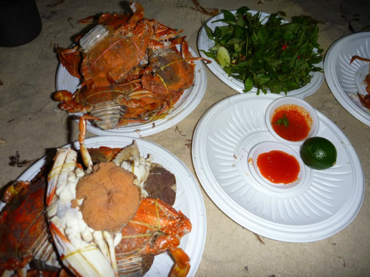 Du ngoạn trên biển bằng xuồng phao bơm hơi. Du ngoạn trên biển bằng xuồng phao bơm hơi.