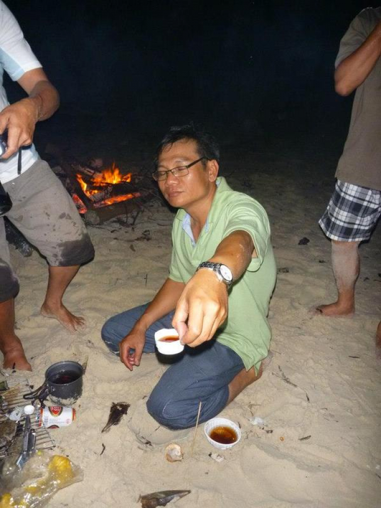 Du ngoạn trên biển bằng xuồng phao bơm hơi. Du ngoạn trên biển bằng xuồng phao bơm hơi.