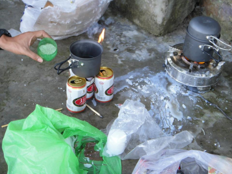 Du ngoạn trên biển bằng xuồng phao bơm hơi. Du ngoạn trên biển bằng xuồng phao bơm hơi.
