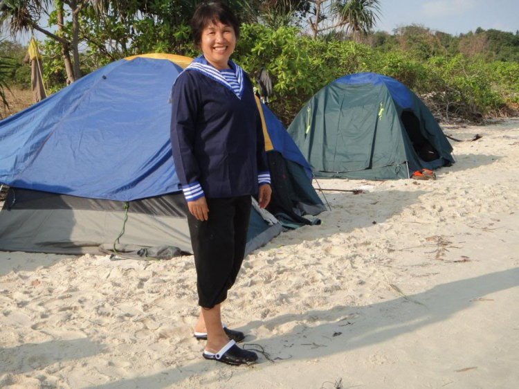 Du ngoạn trên biển bằng xuồng phao bơm hơi. Du ngoạn trên biển bằng xuồng phao bơm hơi.