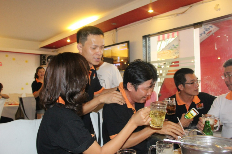 "S.O.S tất niên 2012, tân niên 2013" xin mời họp mặt! "S.O.S tất niên 2012, tân niên 2013" xin mời họp mặt!