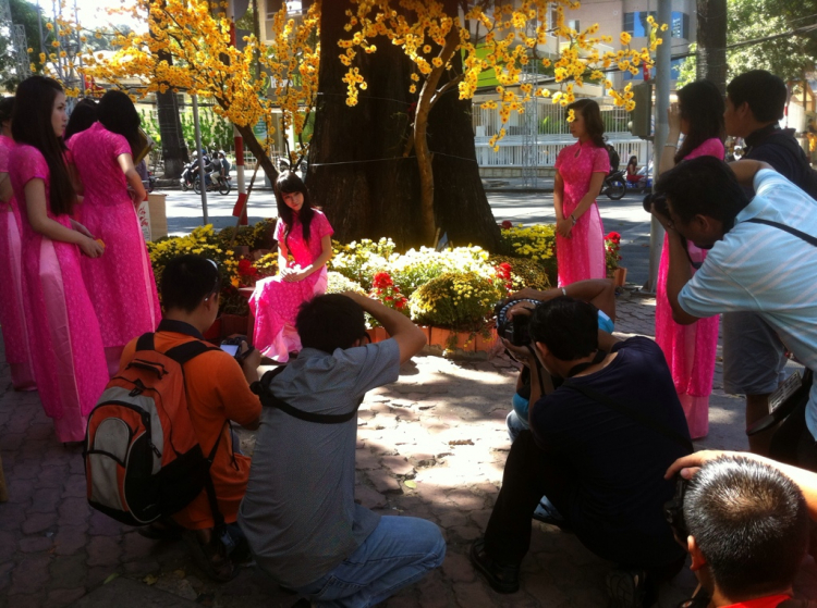 Ngày 3/2/2013 .Chụp chủ đề Xuân & Aó dài..Mời ae photo tham gia..