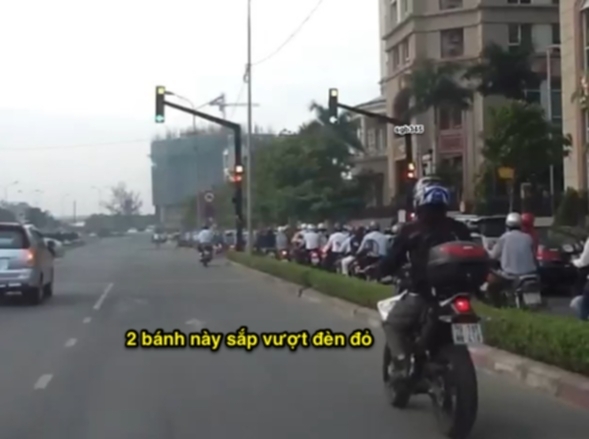 Xe PKL chạy quá hớp