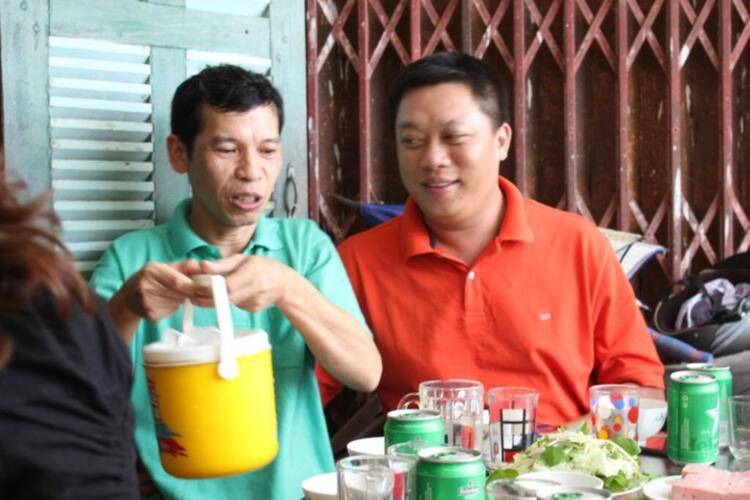 Xóm nhà lá du xuân 2013 miền Trung và Tây Nguyên. Xóm nhà lá du xuân 2013 miền Trung và Tây Nguyên.
