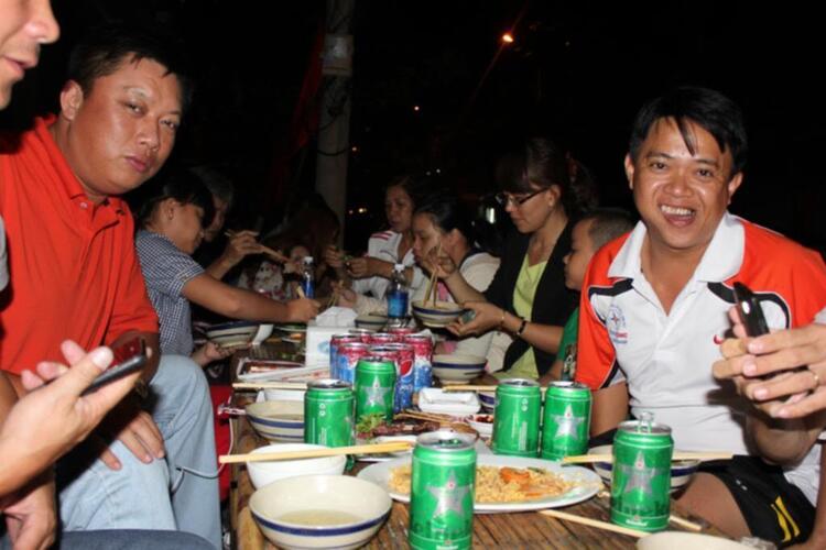 Xóm nhà lá du xuân 2013 miền Trung và Tây Nguyên. Xóm nhà lá du xuân 2013 miền Trung và Tây Nguyên.