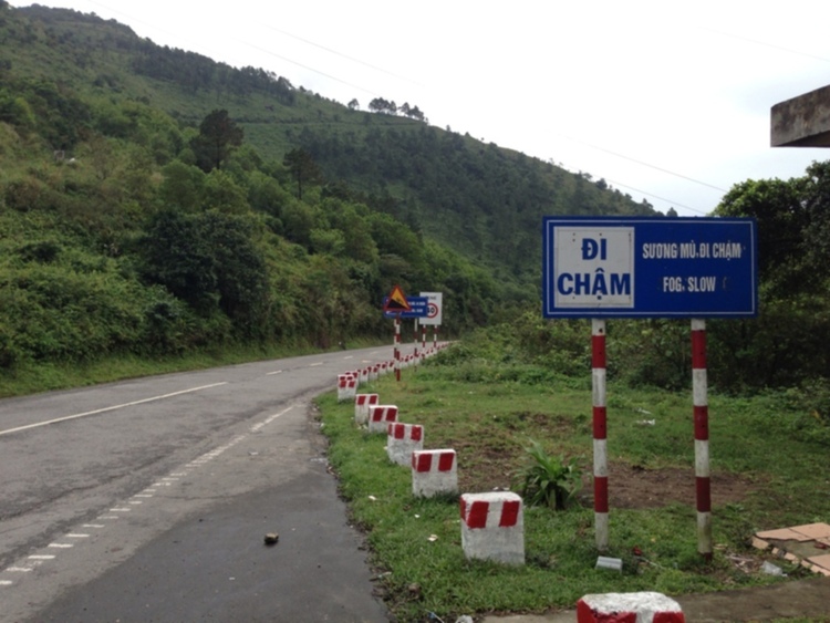 Xóm nhà lá du xuân 2013 miền Trung và Tây Nguyên.