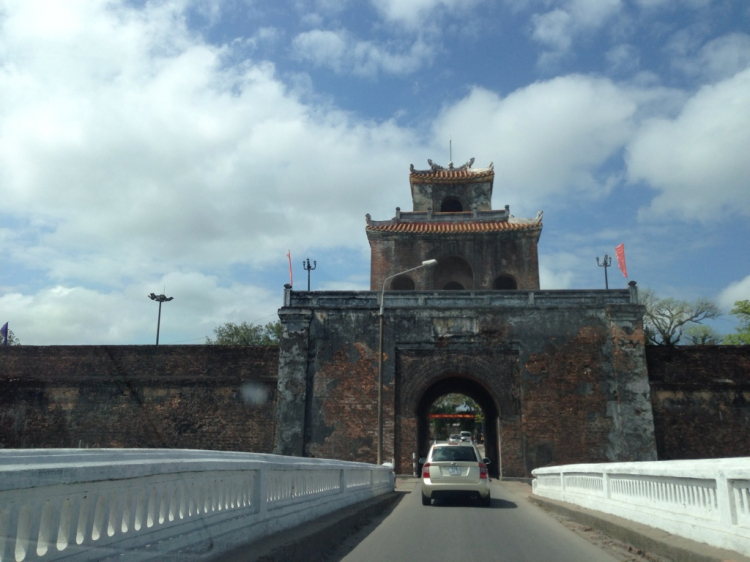 Xóm nhà lá du xuân 2013 miền Trung và Tây Nguyên.