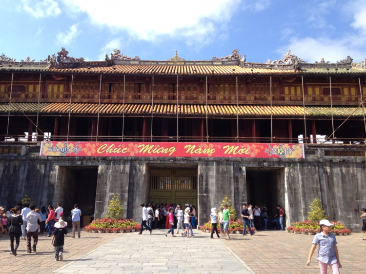 Xóm nhà lá du xuân 2013 miền Trung và Tây Nguyên.