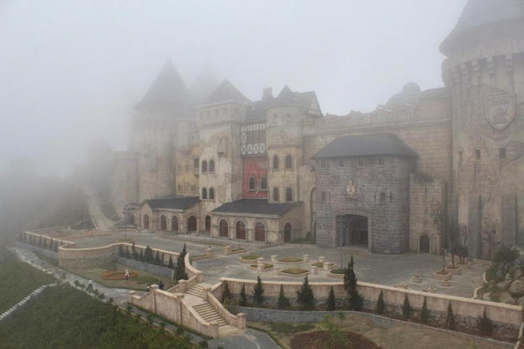 Xóm nhà lá du xuân 2013 miền Trung và Tây Nguyên.