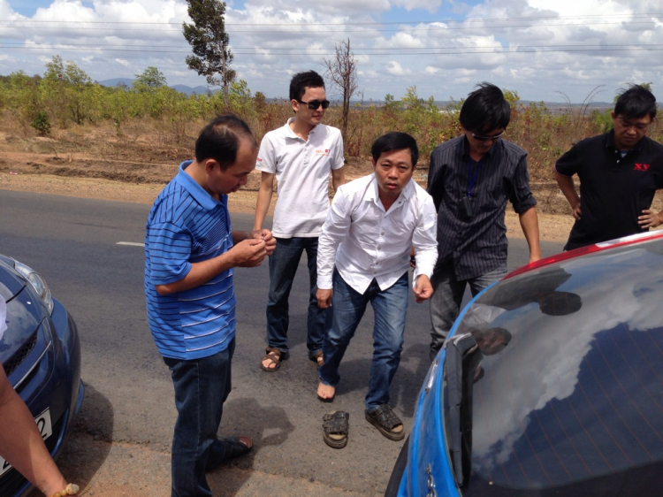 Xóm nhà lá du xuân 2013 miền Trung và Tây Nguyên.