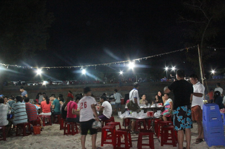 Vài hình ảnh về chuyến đi từ thiện đảo Bình Ba của FFC-29/8-31/8/14. Vài hình ảnh về chuyến đi từ thiện đảo Bình Ba của FFC-29/8-31/8/14.