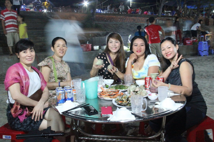 Vài hình ảnh về chuyến đi từ thiện đảo Bình Ba của FFC-29/8-31/8/14. Vài hình ảnh về chuyến đi từ thiện đảo Bình Ba của FFC-29/8-31/8/14.