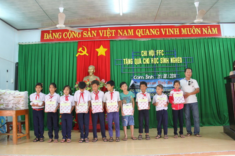 Vài hình ảnh về chuyến đi từ thiện đảo Bình Ba của FFC-29/8-31/8/14.