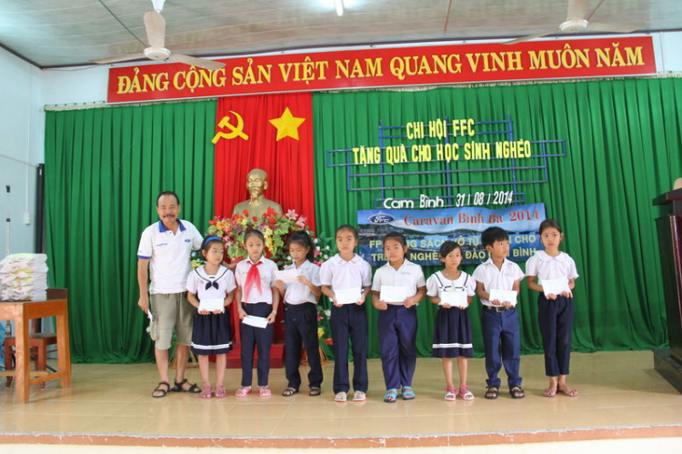 Vài hình ảnh về chuyến đi từ thiện đảo Bình Ba của FFC-29/8-31/8/14. Vài hình ảnh về chuyến đi từ thiện đảo Bình Ba của FFC-29/8-31/8/14.