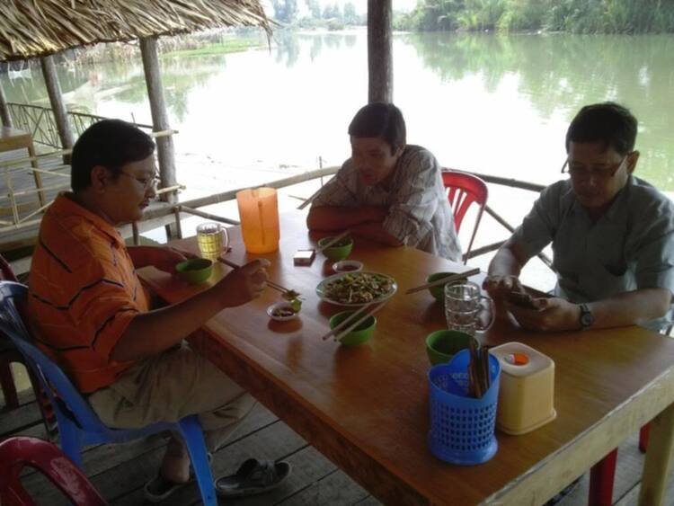 Accord Club: Tụ tập vui chơi, cà phê, ọp ẹp Accord Club: Tụ tập vui chơi, cà phê, ọp ẹp