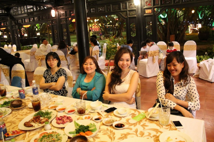 Chào mừng ngày quốc tế Phụ Nữ - 08/03/2013-Vườn ẩm thực Bến Xưa - Q12 Chào mừng ngày quốc tế Phụ Nữ - 08/03/2013-Vườn ẩm thực Bến Xưa - Q12