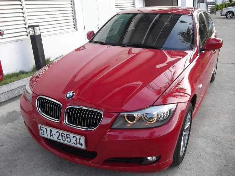 Cần bán BMW 325i màu đỏ đăng ký lần đầu 2012 còn bảo hành 1 năm. Giá hơn tỷ. SOLD