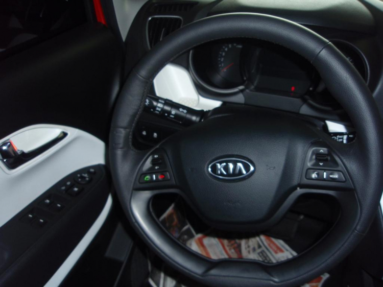 CON MẮM KIA RAY 2013