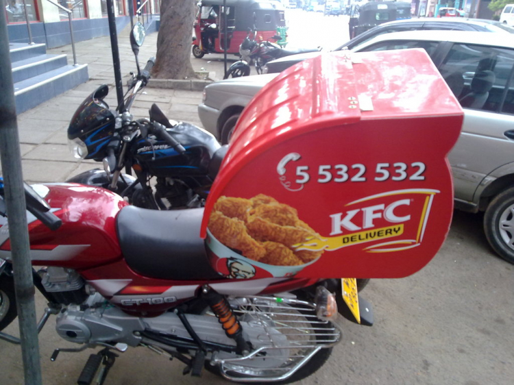 Em xin tư vấn về mức độ tiêu thụ xăng giữa KFC MT và AT ạ!