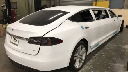 tesla-model-s-limousine (1).jpg