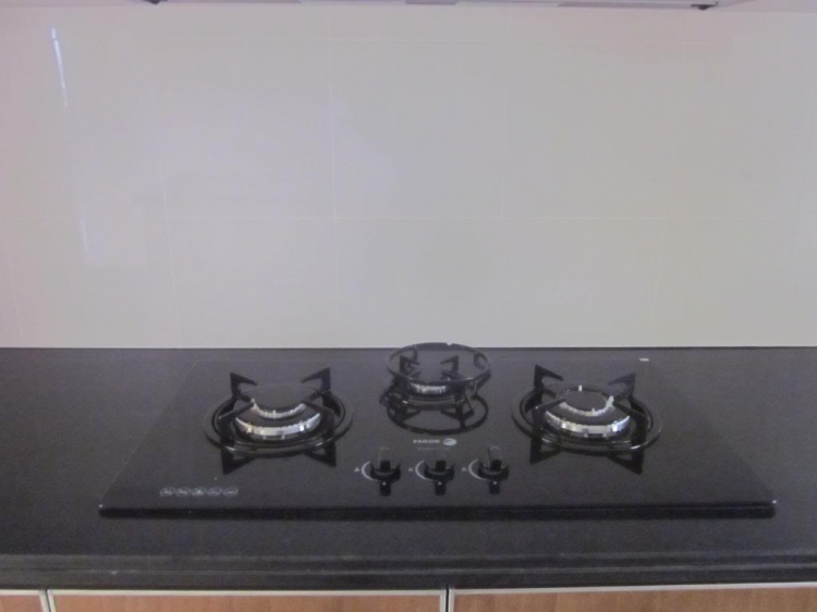 Bác nào sales SG Pear hoặc ở trong SGP giúp em với Bác nào sales SG Pear hoặc ở trong SGP giúp em với