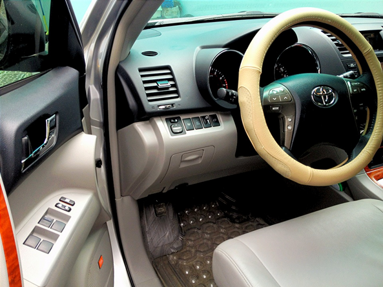 Toyota Highlander hay Madaz CX 9