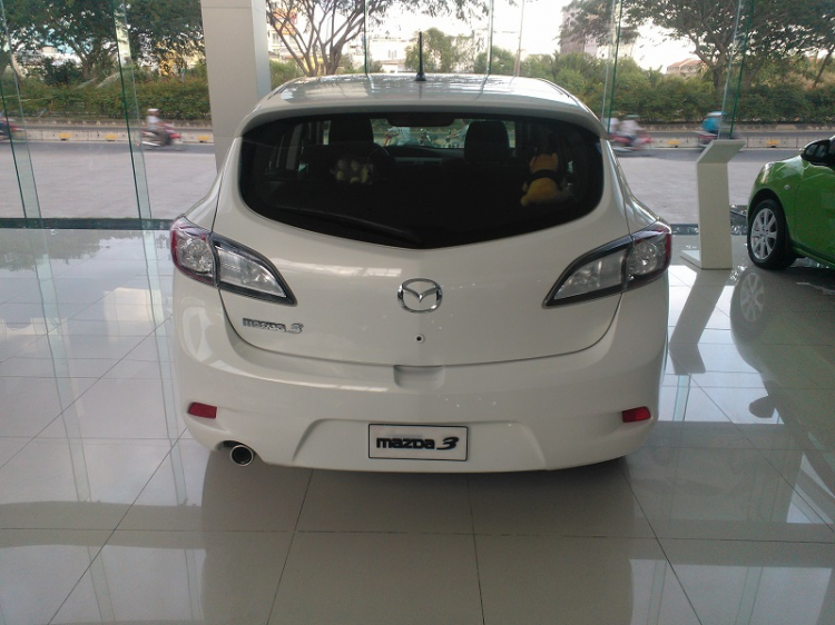 cần tìm Mazda 3- 5 cửa 2011