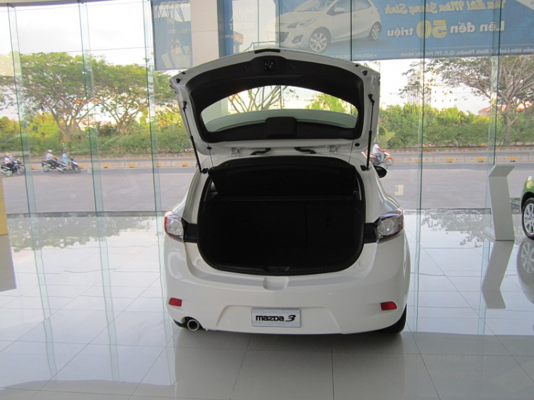 cần tìm Mazda 3- 5 cửa 2011