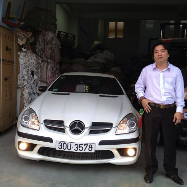 Mấy bác góp ý hộ em con SLK 200!!