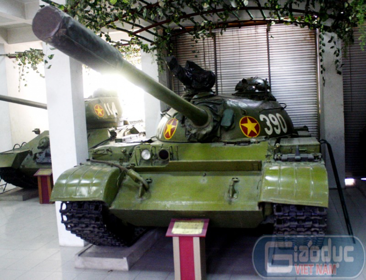 Kính thưa Tanks Kính thưa Tanks