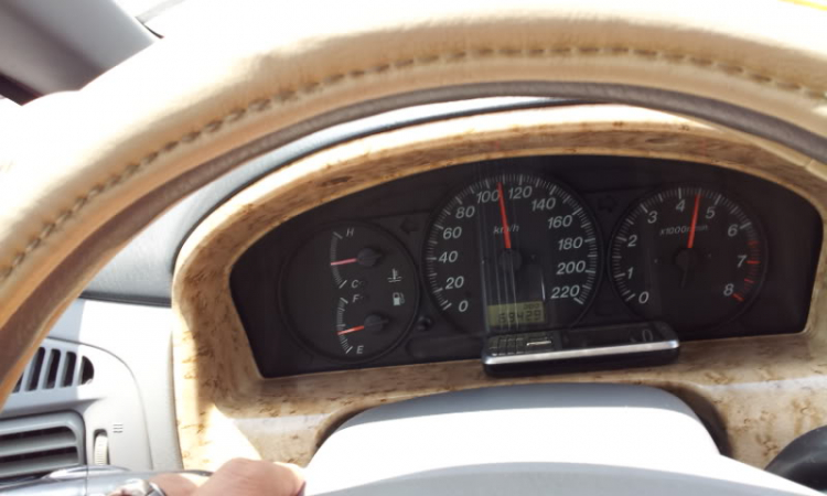100 Km/h và 3000 RPM