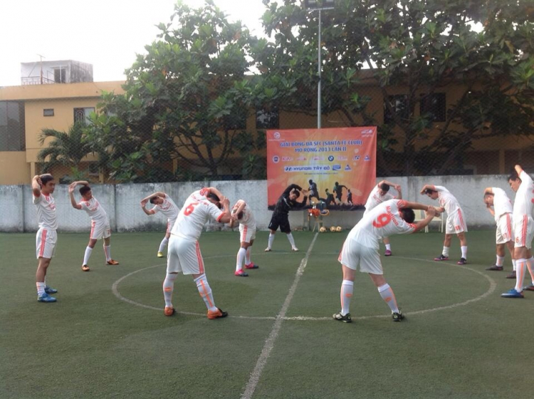 Cổ vũ Đội banh KIAFC tham gia giải Futsal SFC Open 2013 - CN 7/4/2013