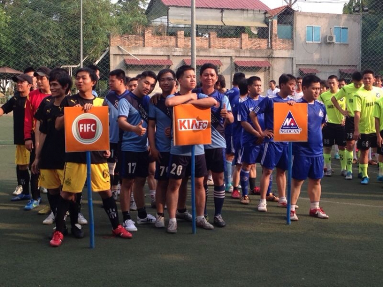 Cổ vũ Đội banh KIAFC tham gia giải Futsal SFC Open 2013 - CN 7/4/2013